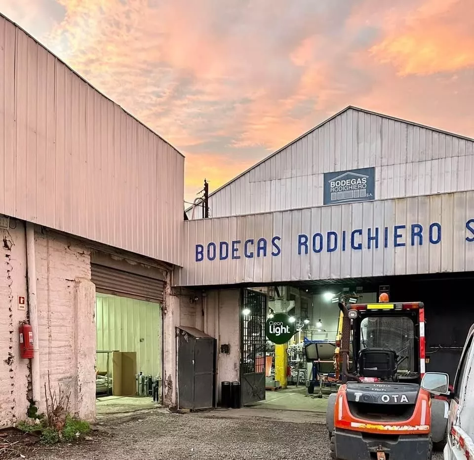 D_NQ_NP_2X_972218-MLC82656788610_032025-F-espectacular-galponbodega-industrial-gran-conectividad