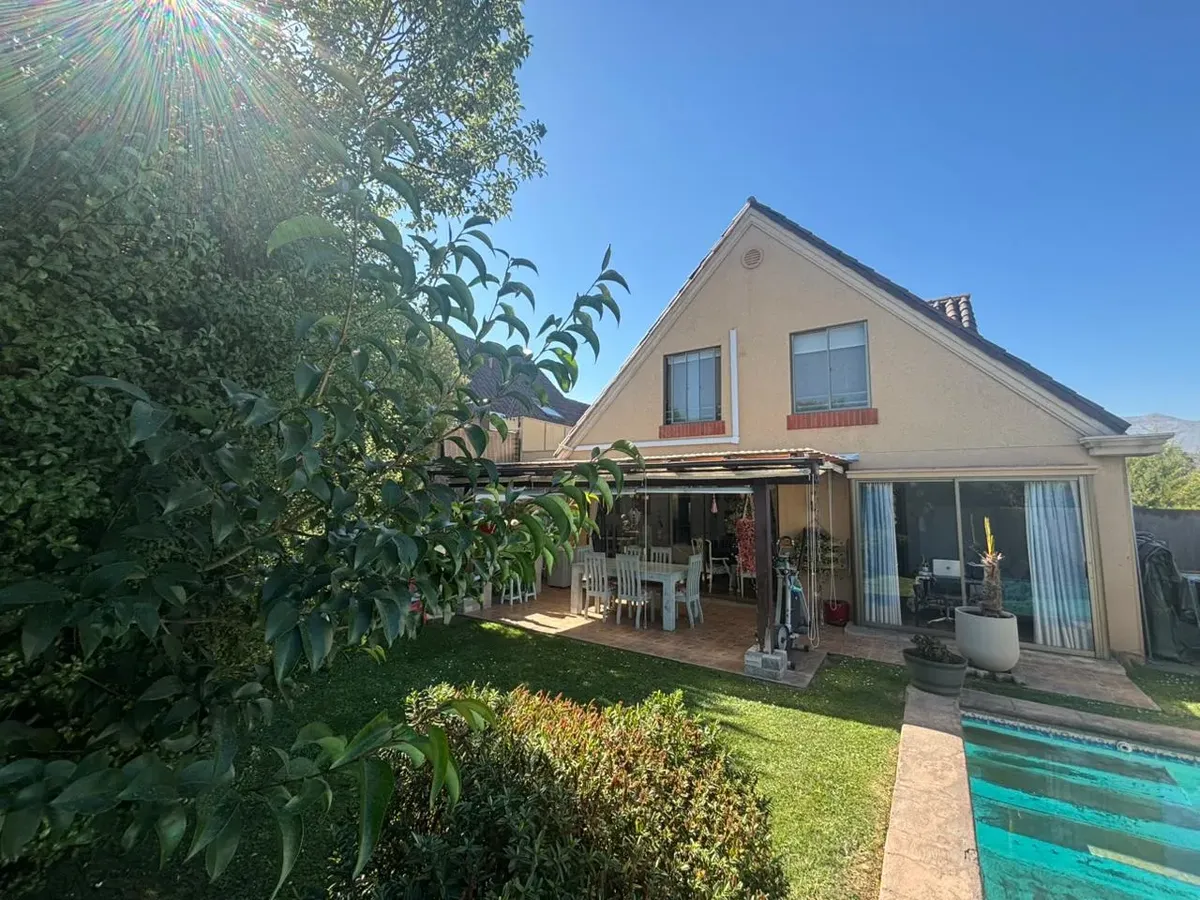 Acogedora casa familiar con piscina – La Dehesa