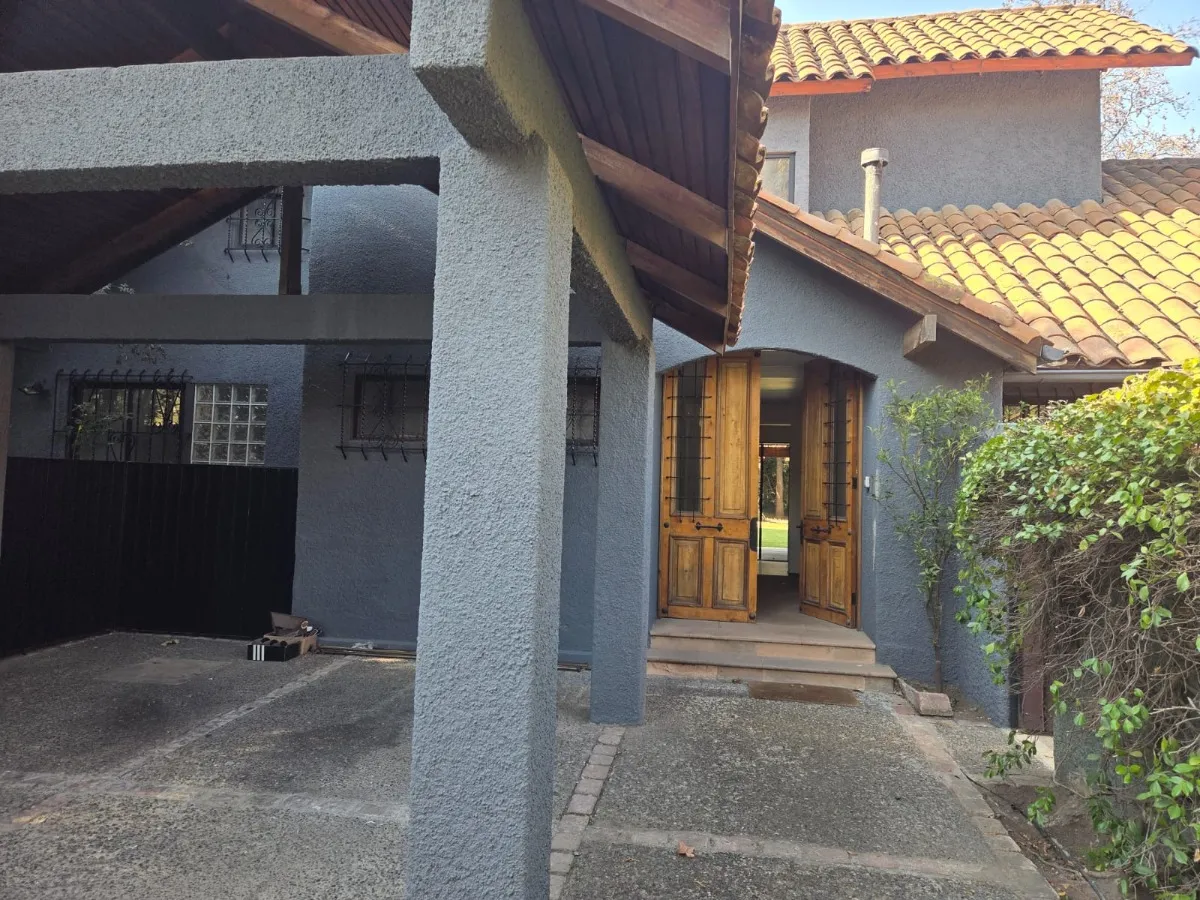 02 Amplia casa familiar con jardín y piscina – La Dehesa