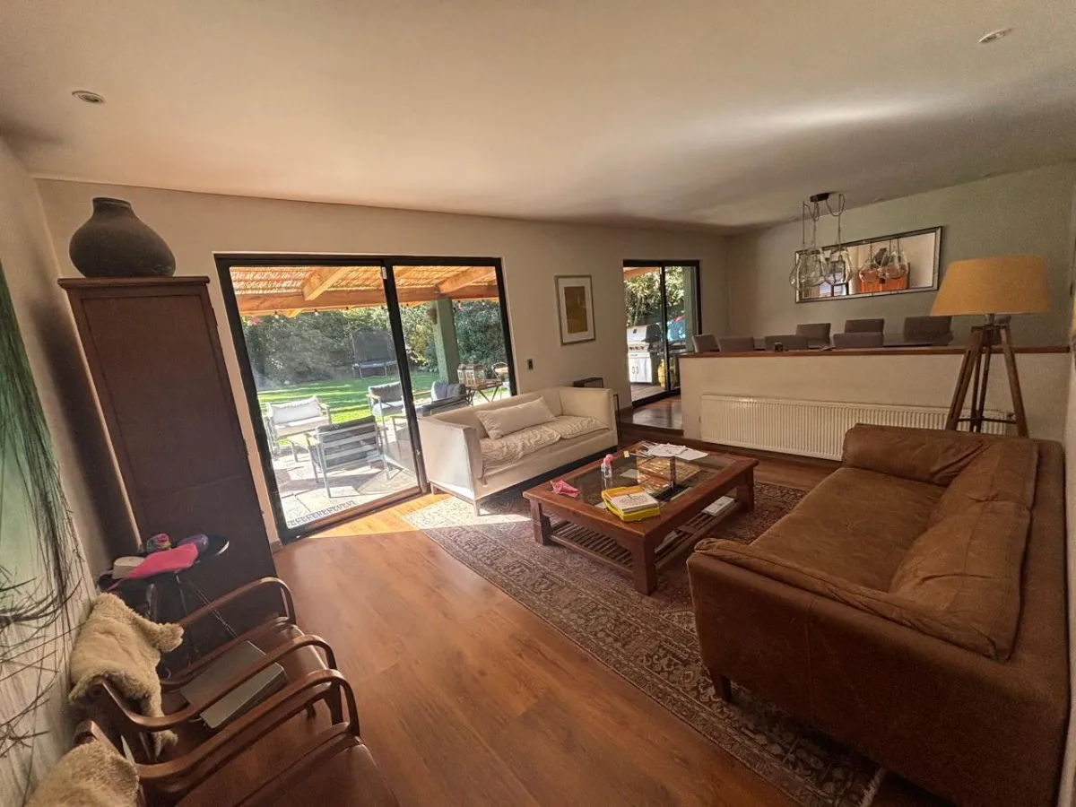04 Amplia casa familiar con jardín y piscina – La Dehesa