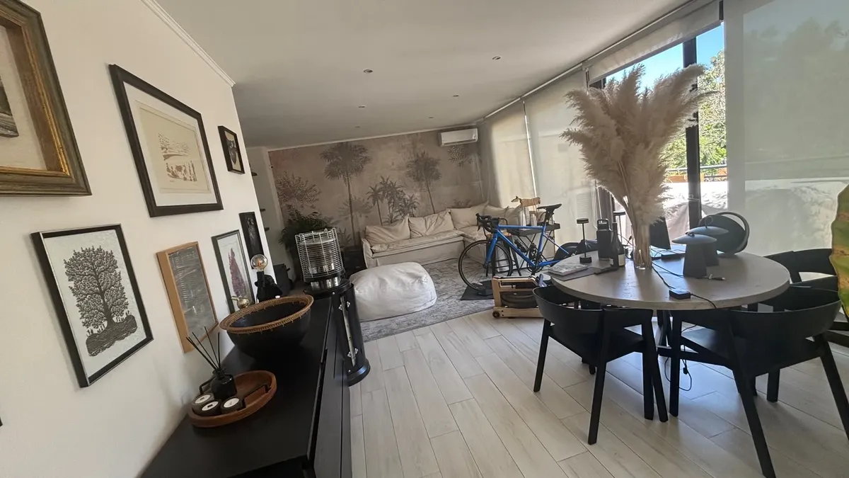 Luminoso dúplex con gran terraza y quincho – La Dehesa
