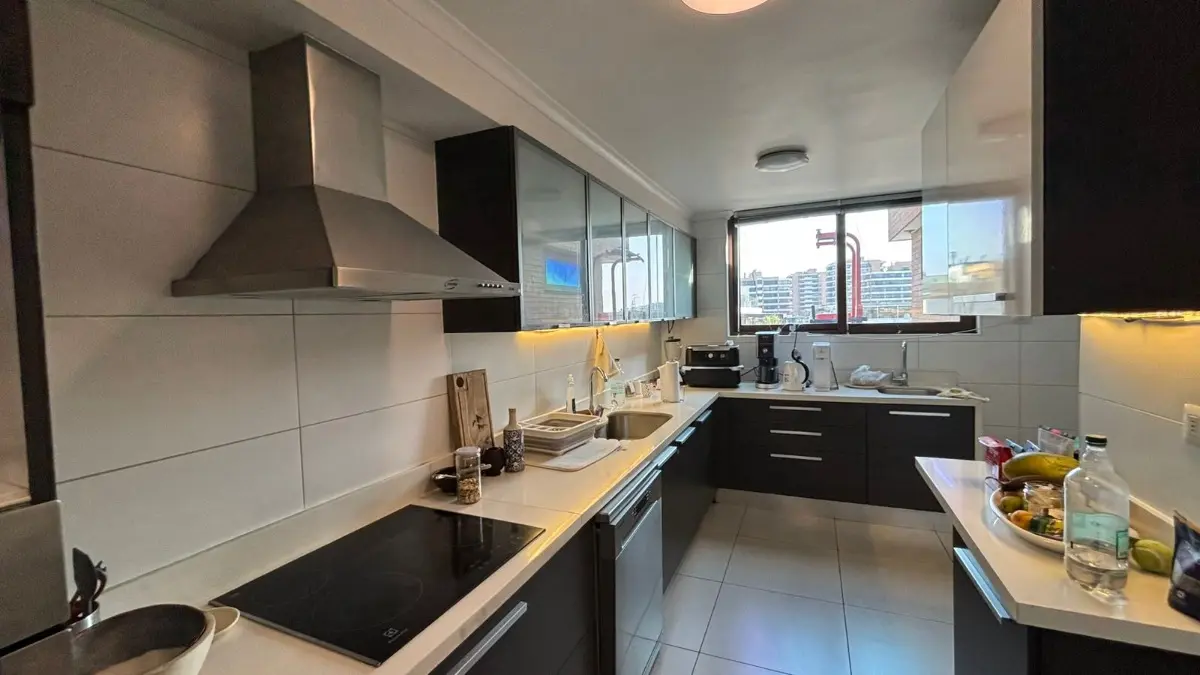 04 Exclusivo Penthouse con gran terraza y vista panorámica – Vitacura