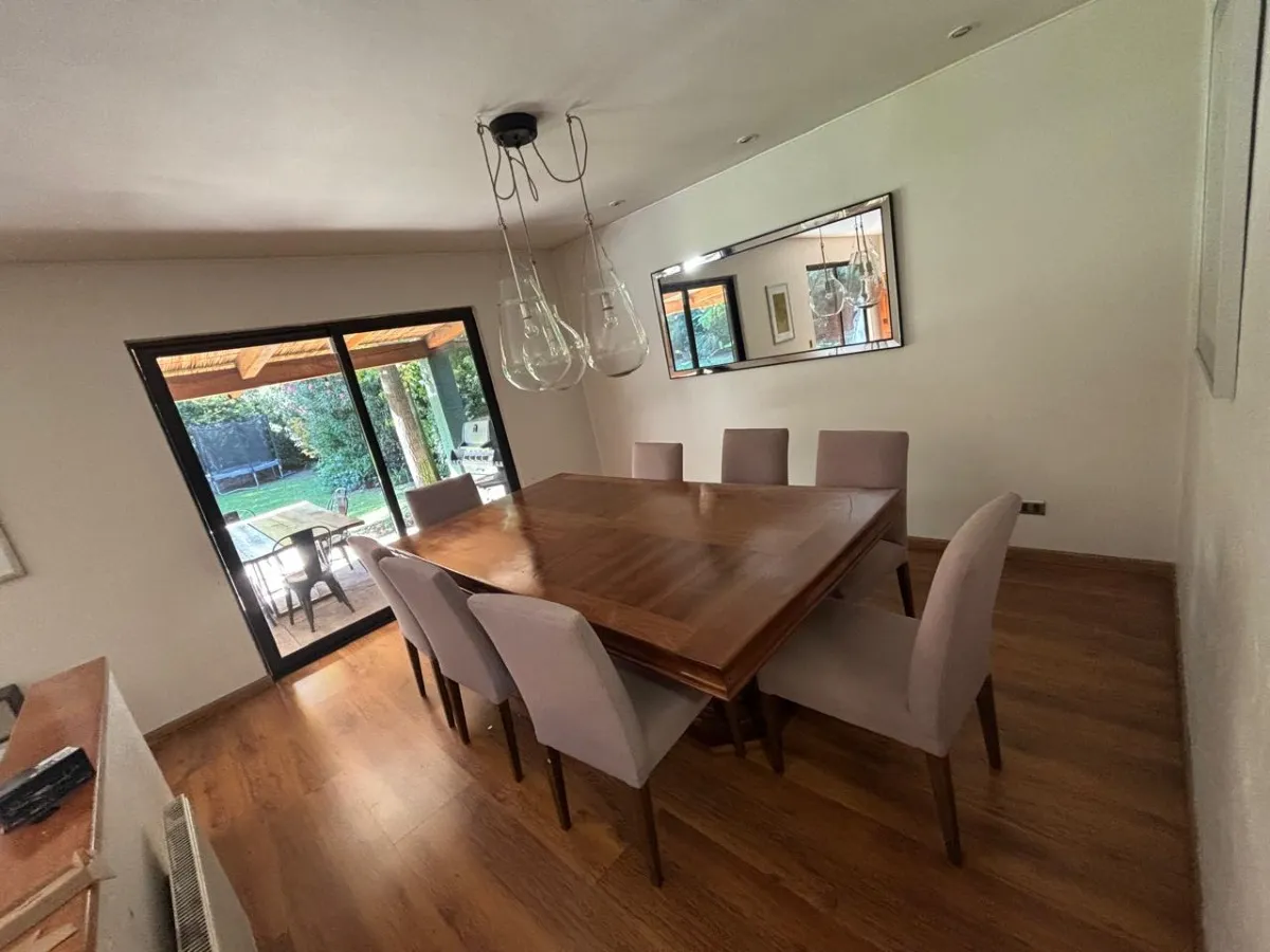06 Amplia casa familiar con jardín y piscina – La Dehesa