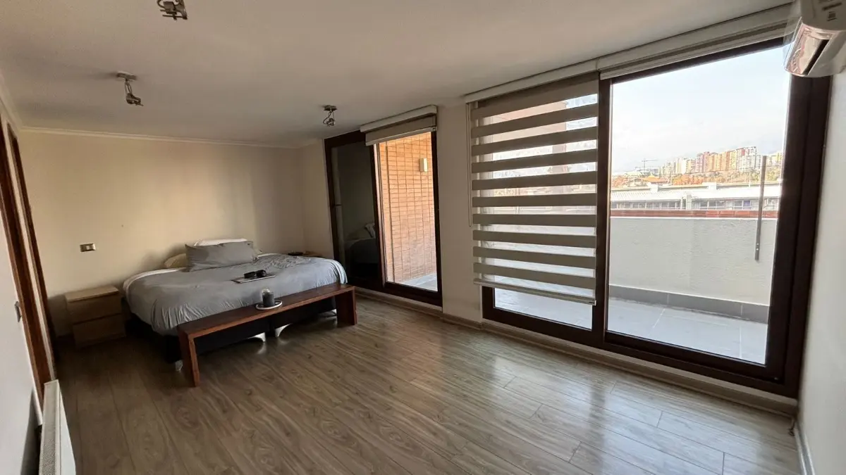 06 Exclusivo Penthouse con gran terraza y vista panorámica – Vitacura