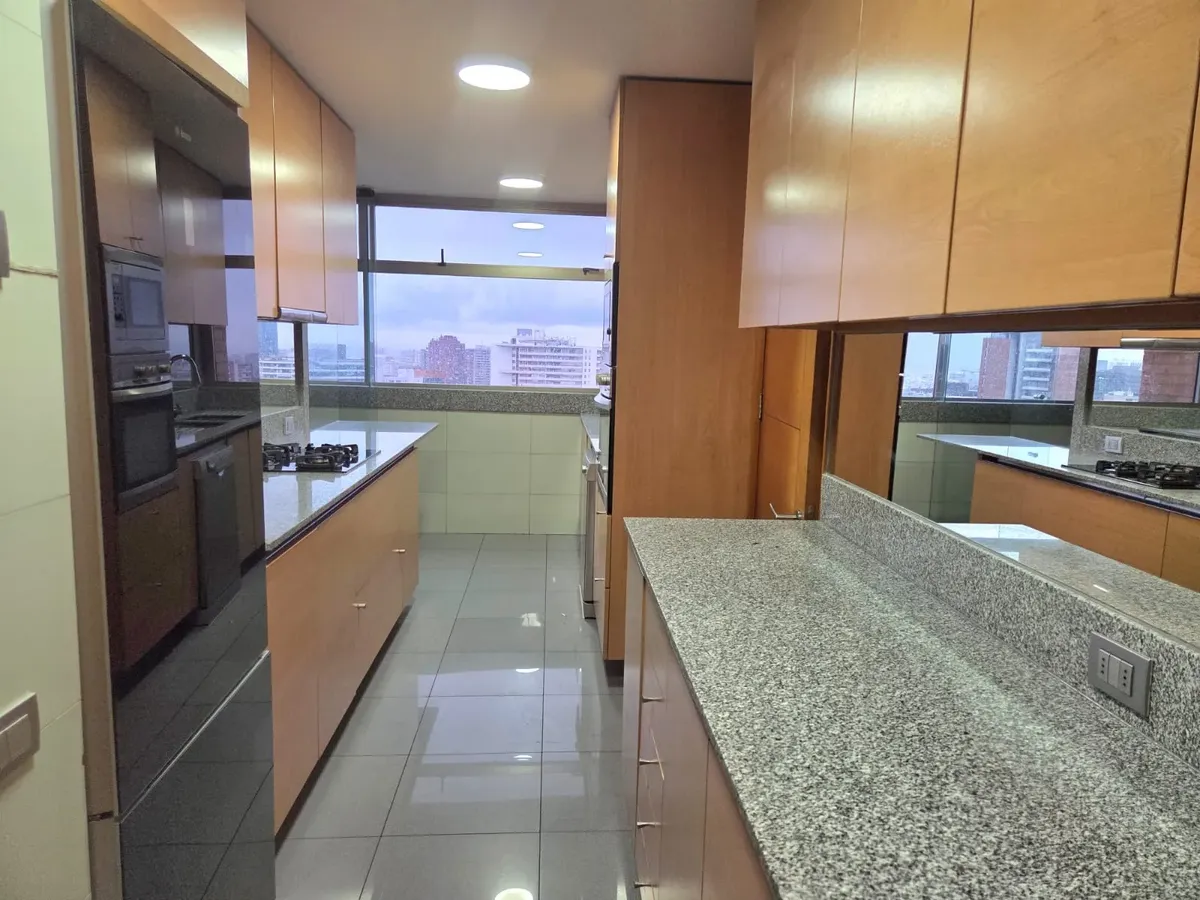 Impecable departamento con vista panorámica – Las Condes