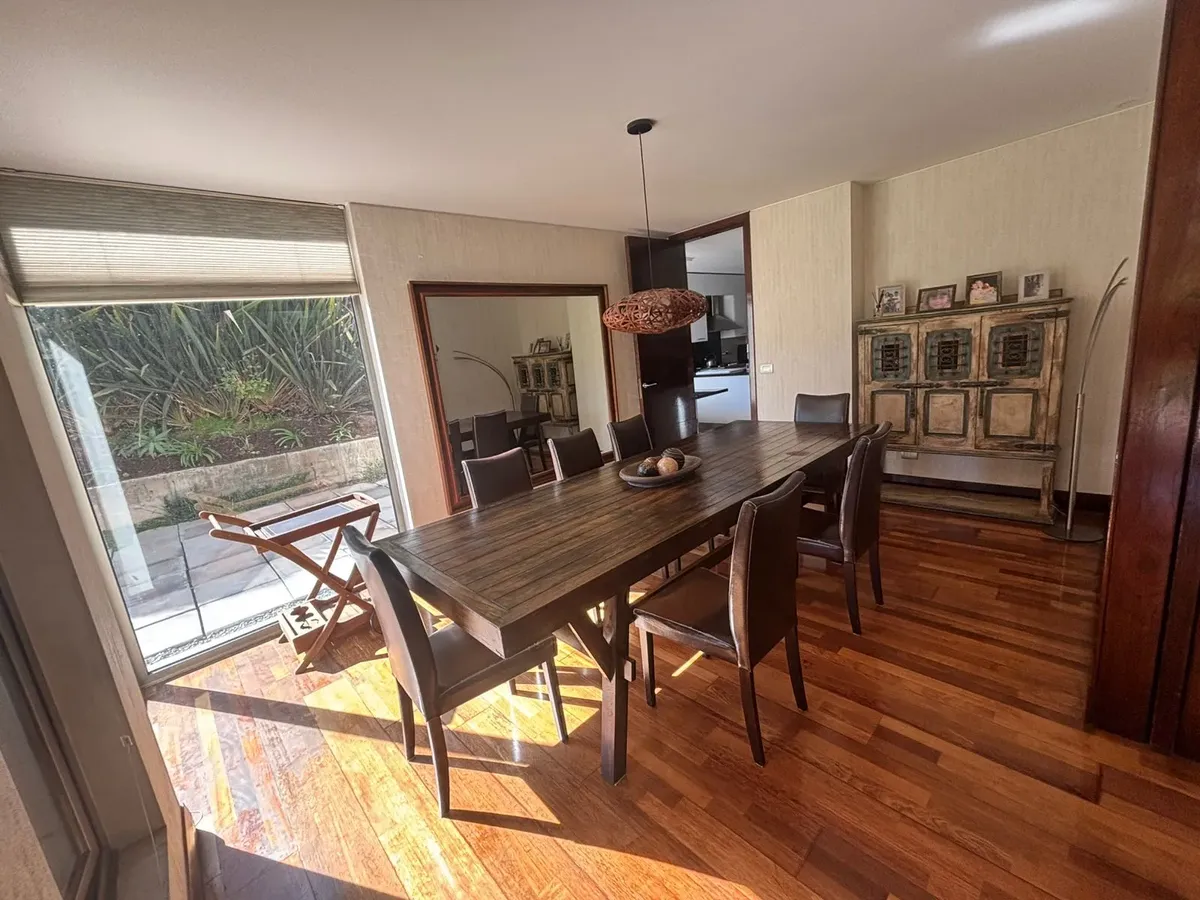 Exclusivo departamento tríplex con jardín en Valle Escondido