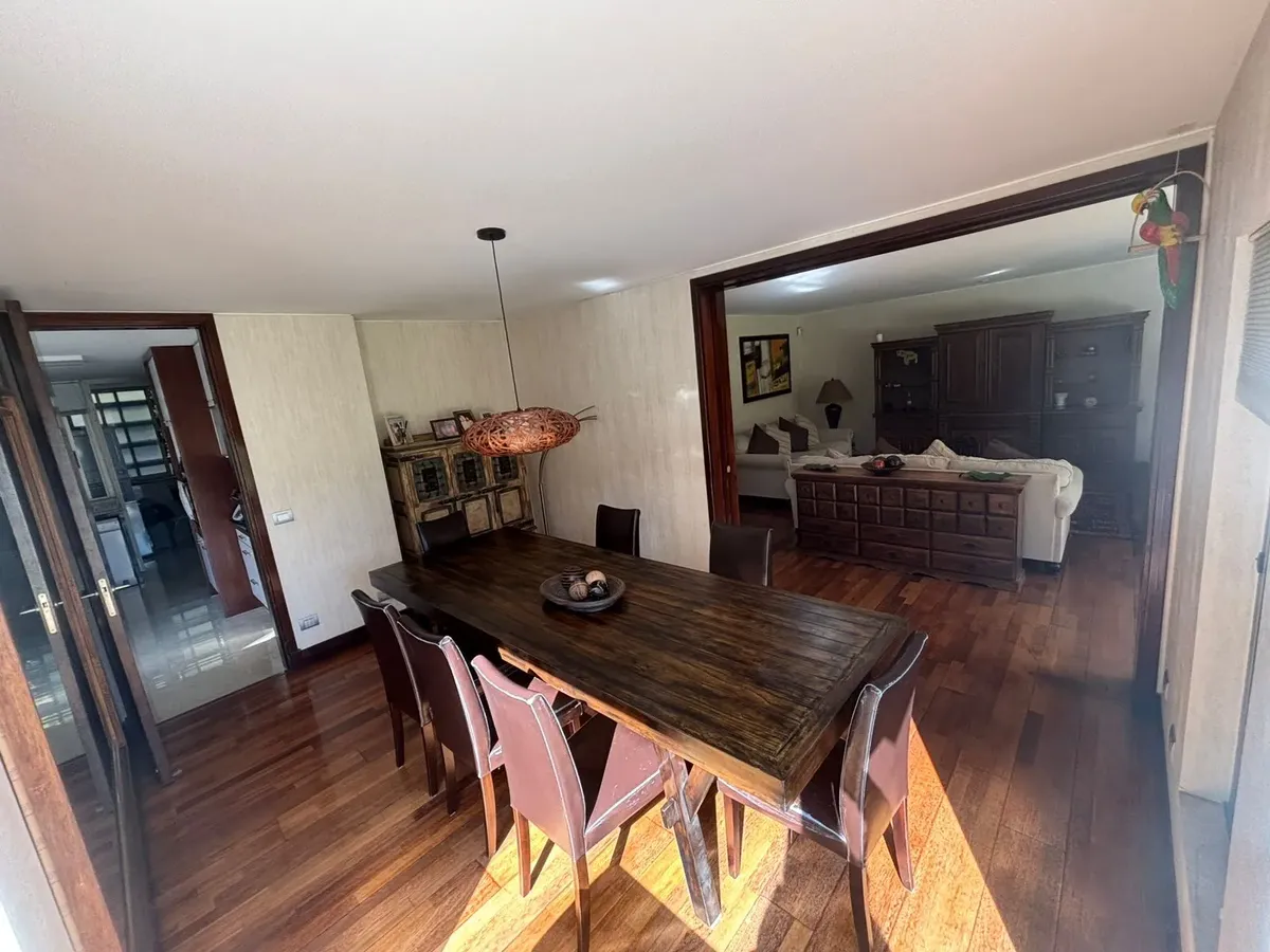 Exclusivo departamento tríplex con jardín en Valle Escondido