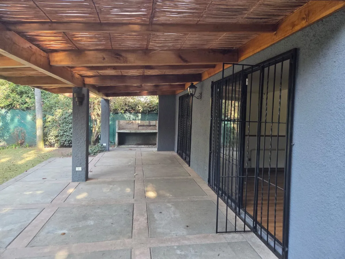 08 Amplia casa familiar con jardín y piscina – La Dehesa