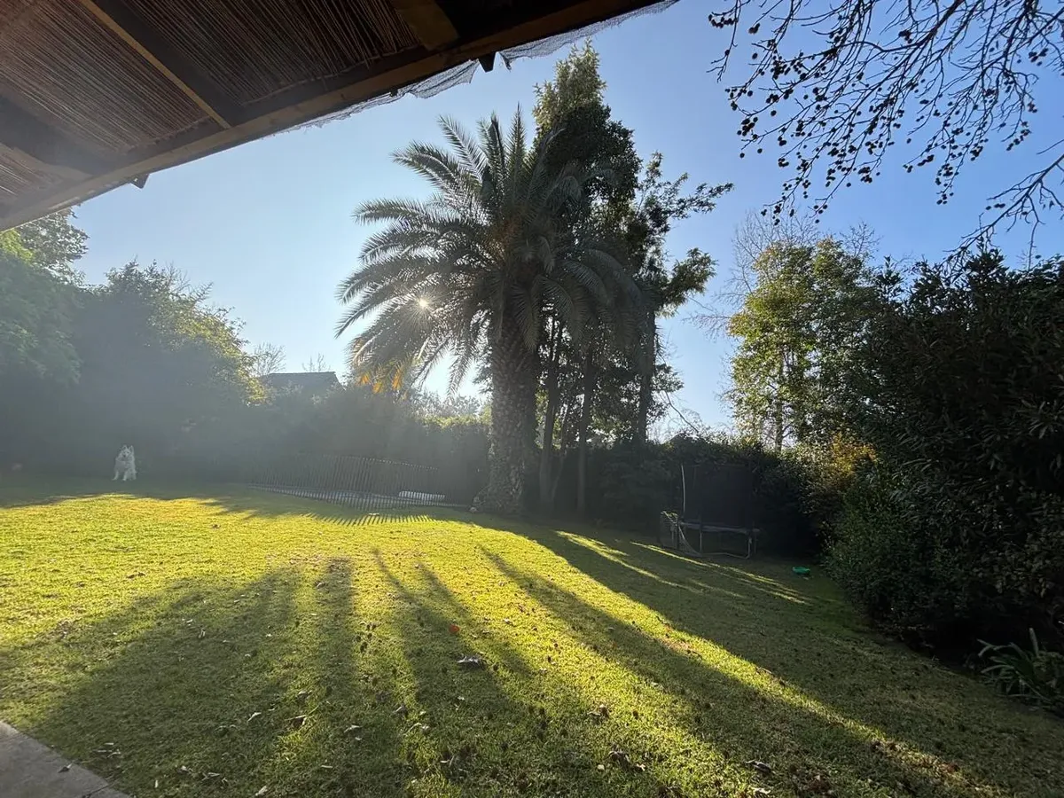 11 Amplia casa familiar con jardín y piscina – La Dehesa
