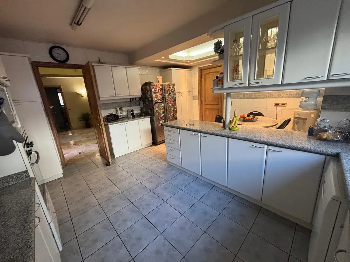 13 Amplia casa familiar con piscina en Santuario – Los Trapenses