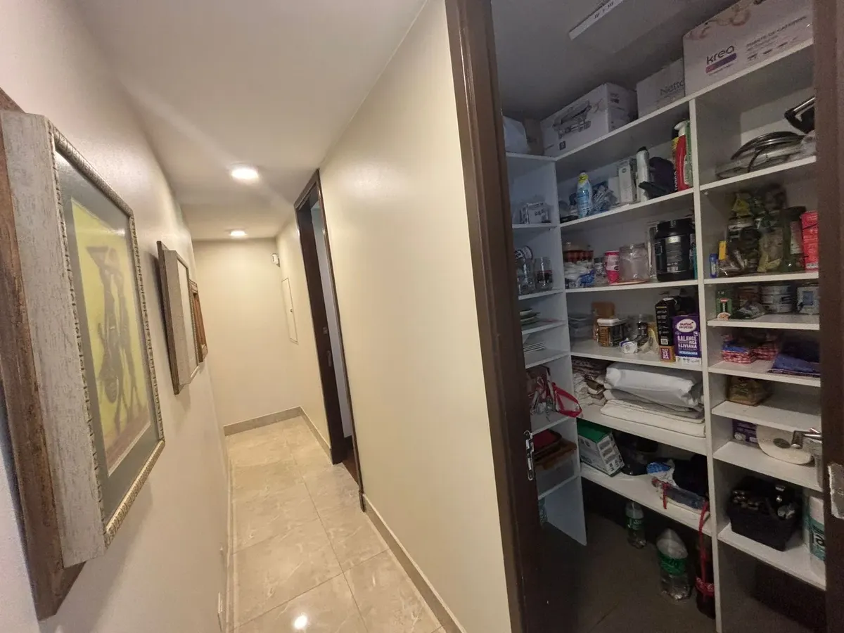 Exclusivo departamento tríplex con jardín en Valle Escondido