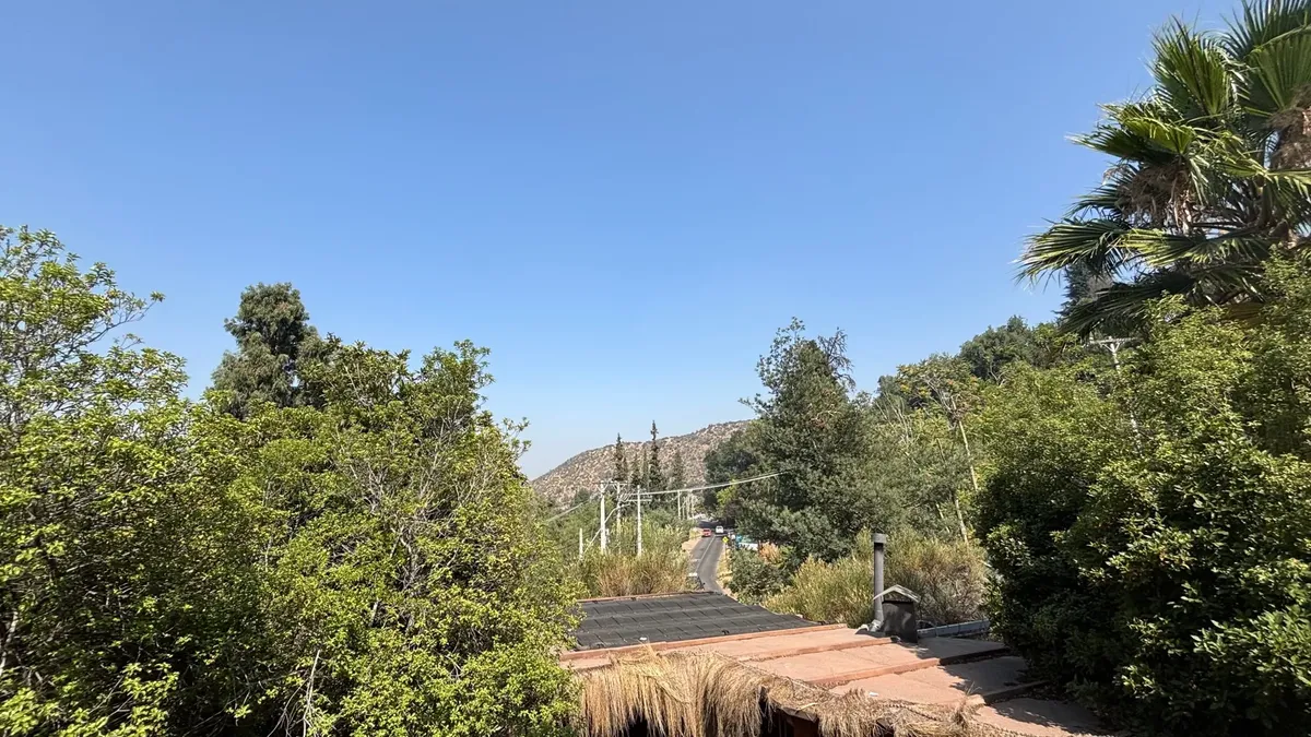 Casa en condominio con piscina y entorno natural – El Arrayán