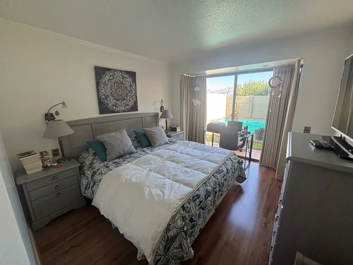 Acogedora casa familiar con piscina – La Dehesa