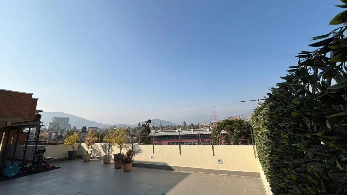 17 Exclusivo Penthouse con gran terraza y vista panorámica – Vitacura