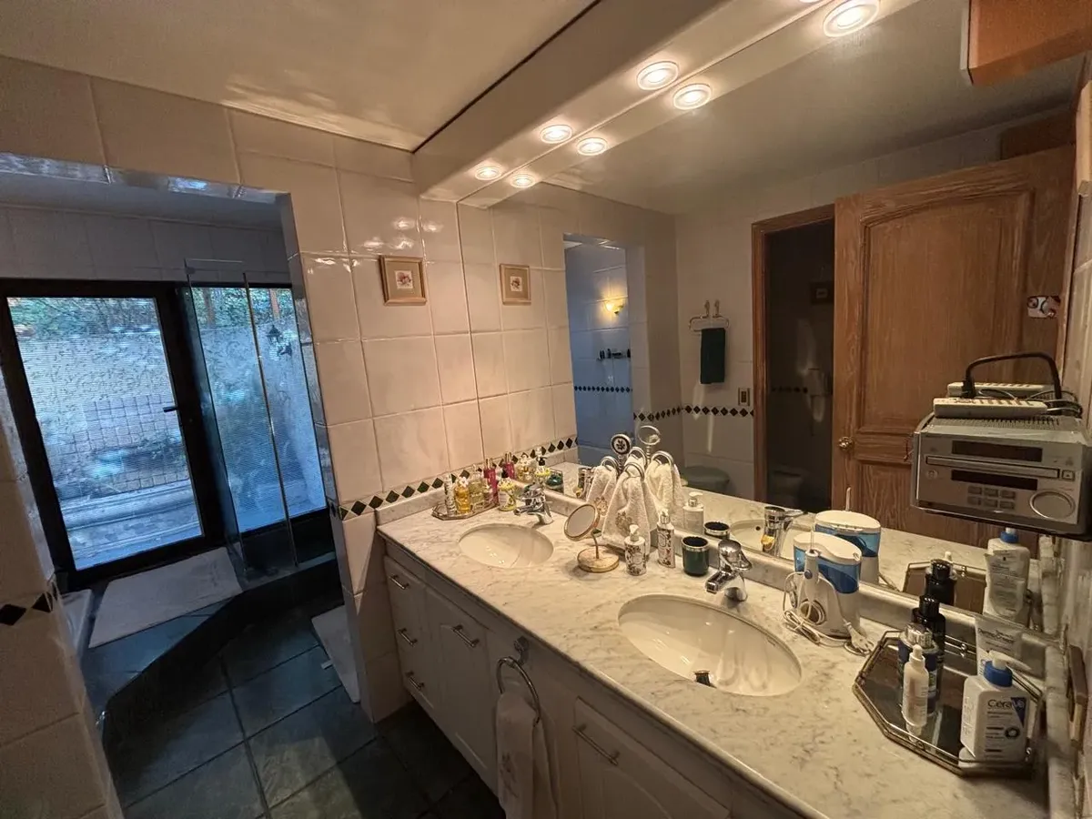19 Amplia casa familiar con piscina en Santuario – Los Trapenses