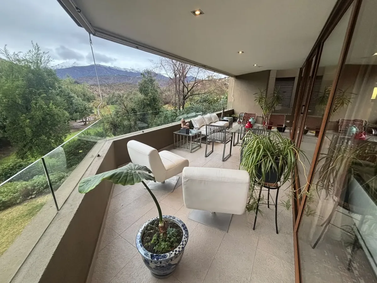 Amplio departamento con vista al golf – Los Trapenses