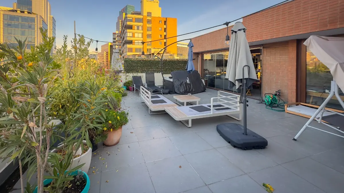 23 Exclusivo Penthouse con gran terraza y vista panorámica – Vitacura