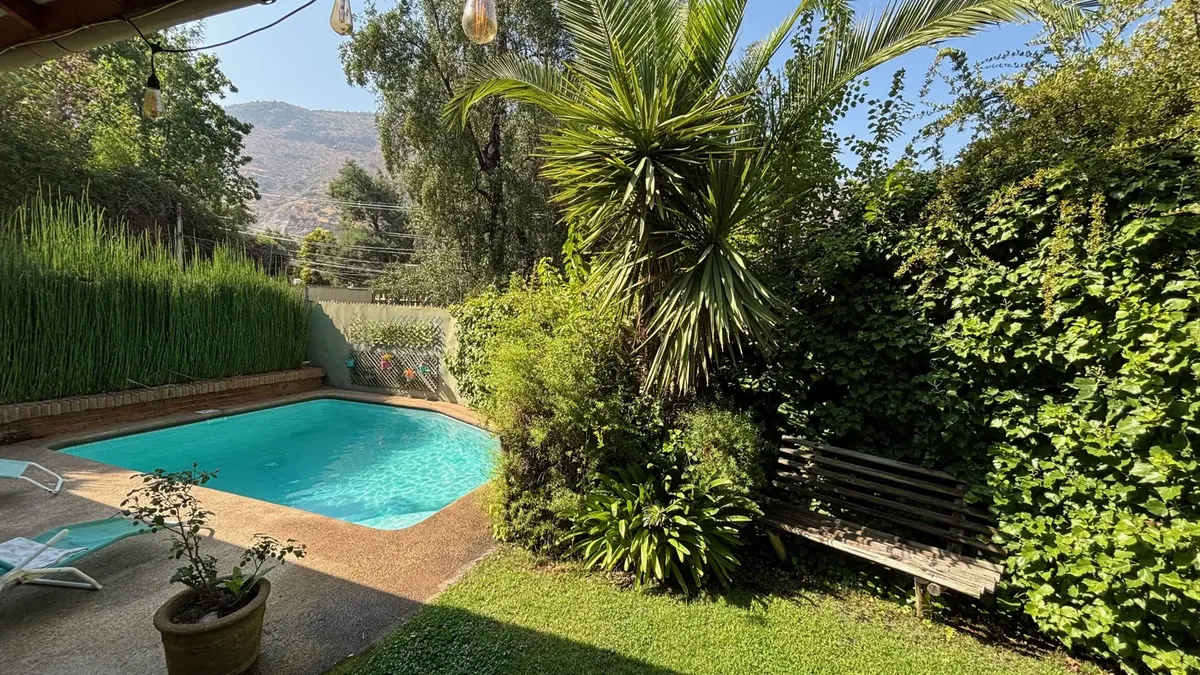 Casa en condominio con piscina y entorno natural – El Arrayán