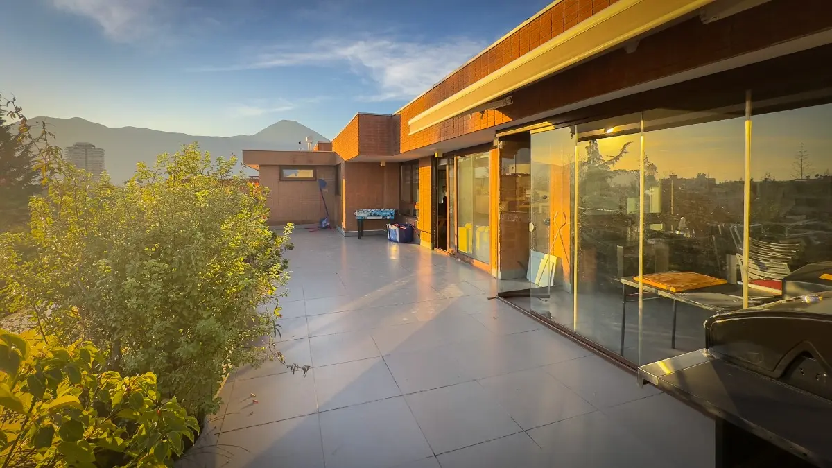 24 Exclusivo Penthouse con gran terraza y vista panorámica – Vitacura