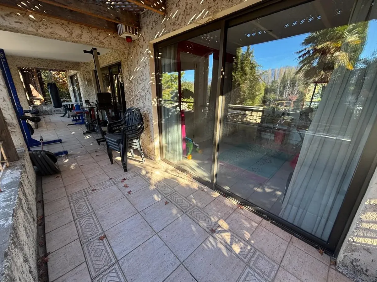 25 Amplia casa familiar con piscina en Santuario – Los Trapenses