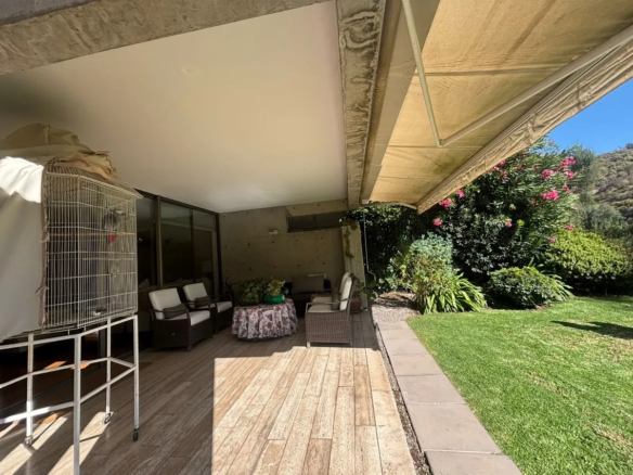 Exclusivo departamento tríplex con jardín en Valle Escondido