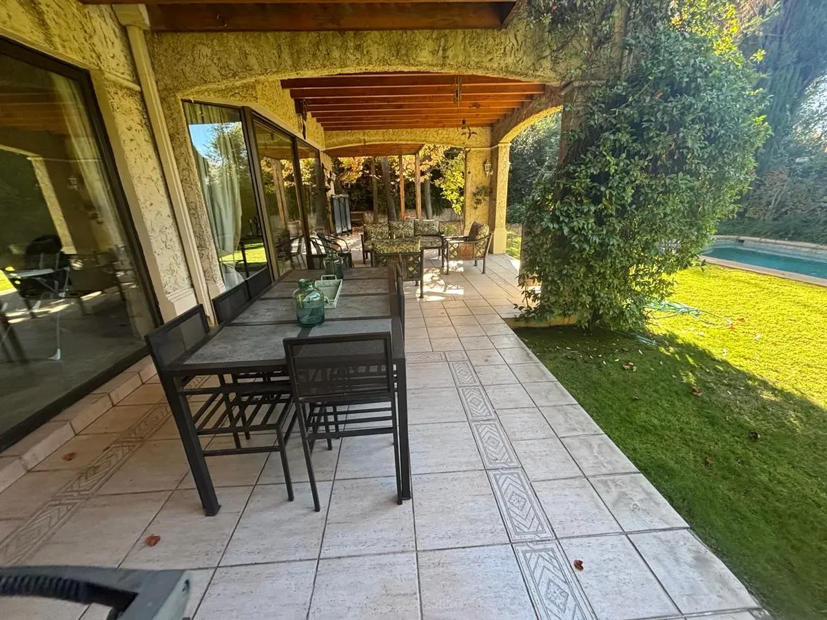 26 Amplia casa familiar con piscina en Santuario – Los Trapenses