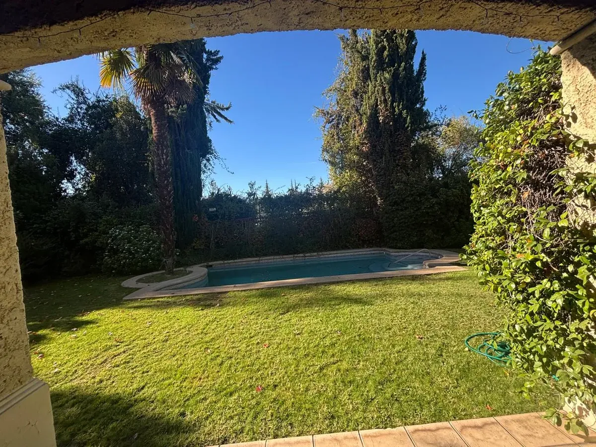 27 Amplia casa familiar con piscina en Santuario – Los Trapenses