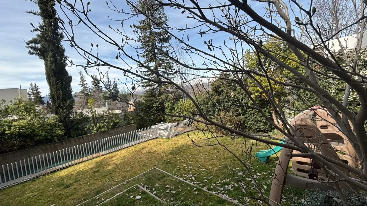 28 Exclusiva casa mediterránea con piscina y vista a la cordillera – Los Trapenses