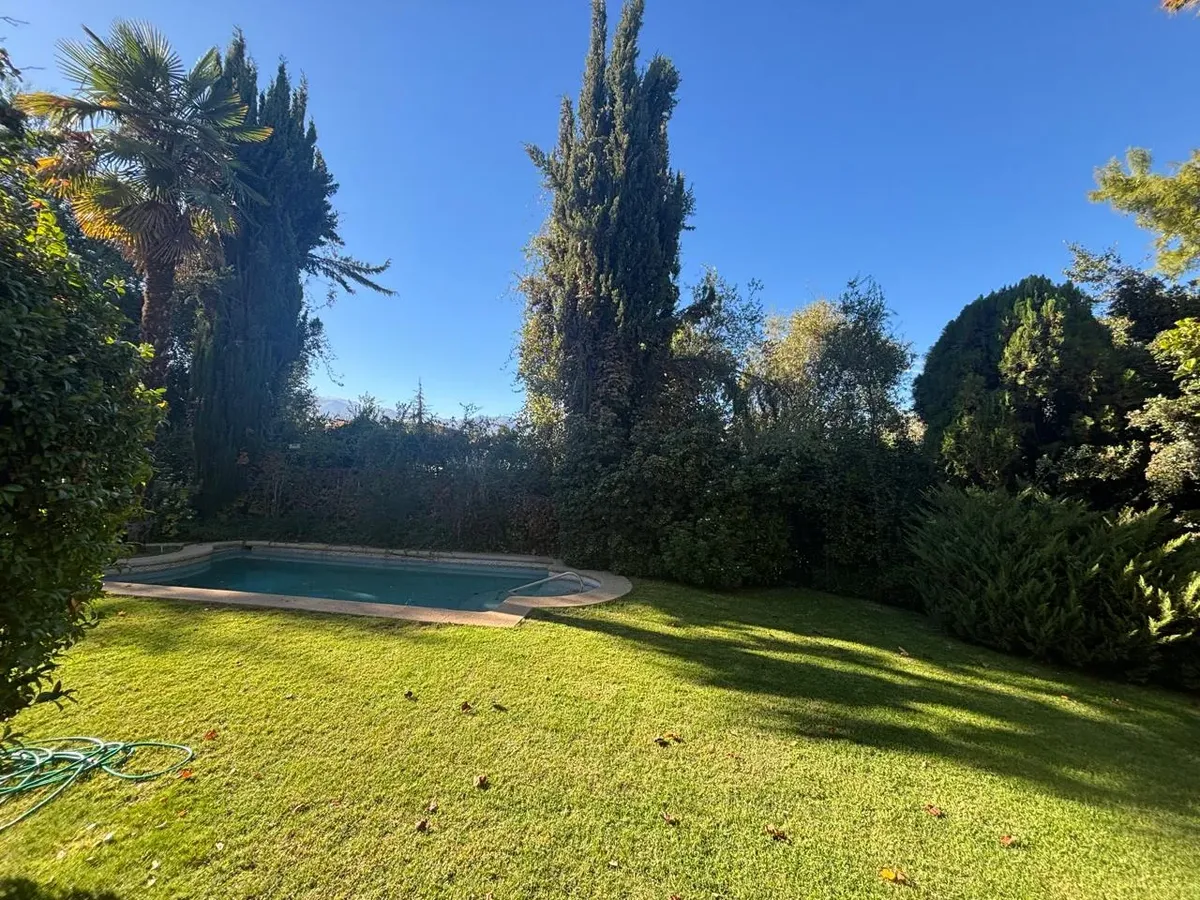 30 Amplia casa familiar con piscina en Santuario – Los Trapenses